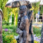 Varga Imre szobrai: Esernyősök