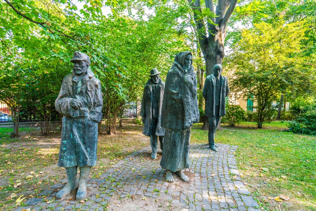 Varga Imre szobrai: Mártírok szoborcsoport (töredék)